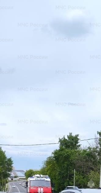 Спасатели МЧС России приняли участие в ликвидации ДТП в городе Старый Оскол Старооскольского городского округа